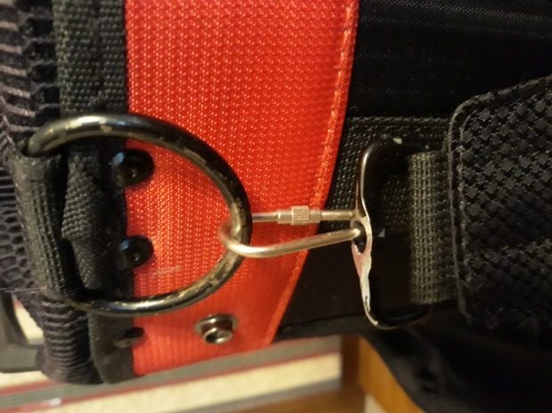How To Repair A Broken or Separated Bag Strap 